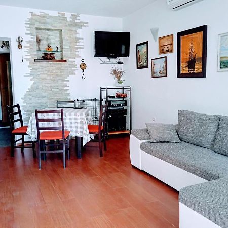 Harbour-side Apartment with Beautiful Terrace Podgora Extérieur photo